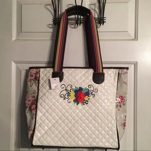 NWT GREAT 🎁 Beautiful Bag with intricate details.
